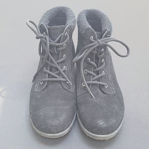 Cobbie cuddler leather boots 10 wide